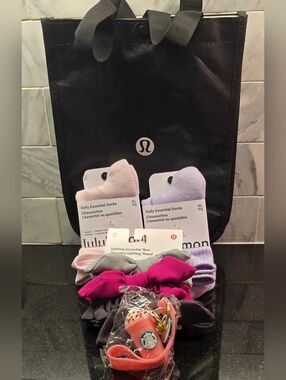 New Lululemon Daily Essentials Socks  XL Pink/ Lavender, Scrunchies